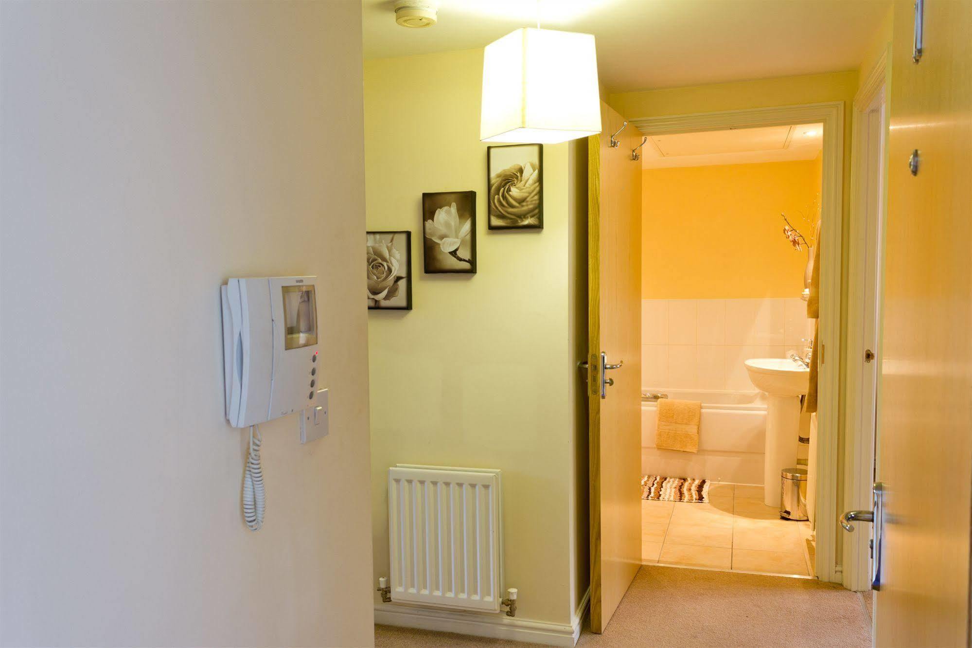 The Lindley Suite - Simple2Let Serviced Apartments Хъдърсфийлд Екстериор снимка