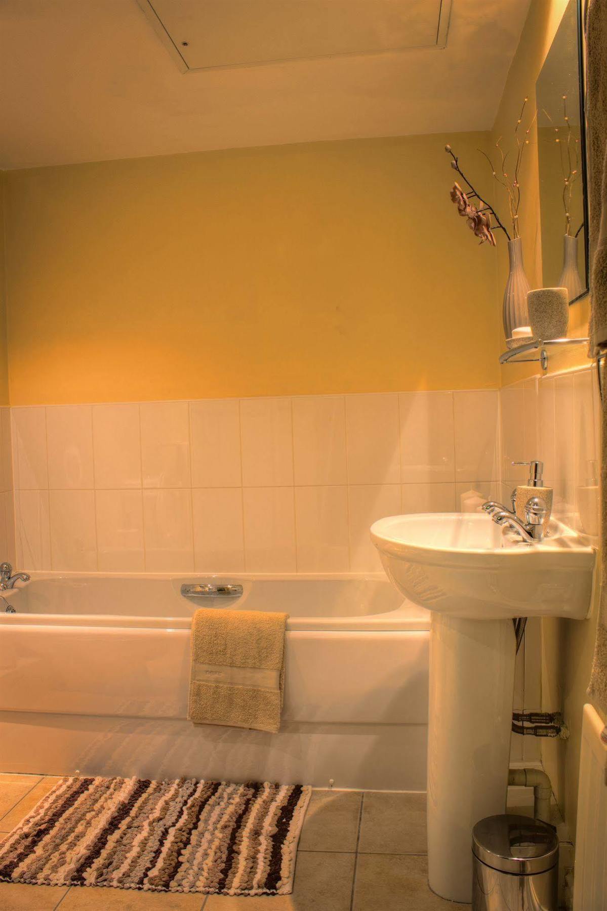 The Lindley Suite - Simple2Let Serviced Apartments Хъдърсфийлд Екстериор снимка