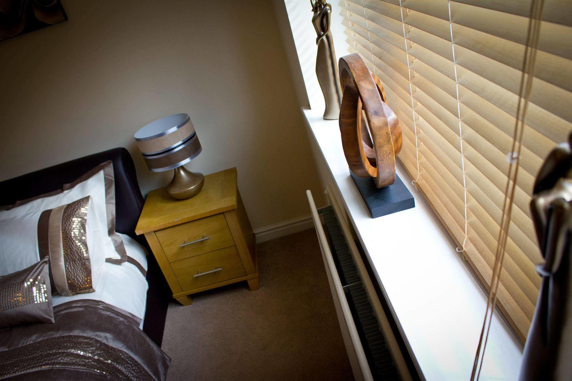 The Lindley Suite - Simple2Let Serviced Apartments Хъдърсфийлд Екстериор снимка