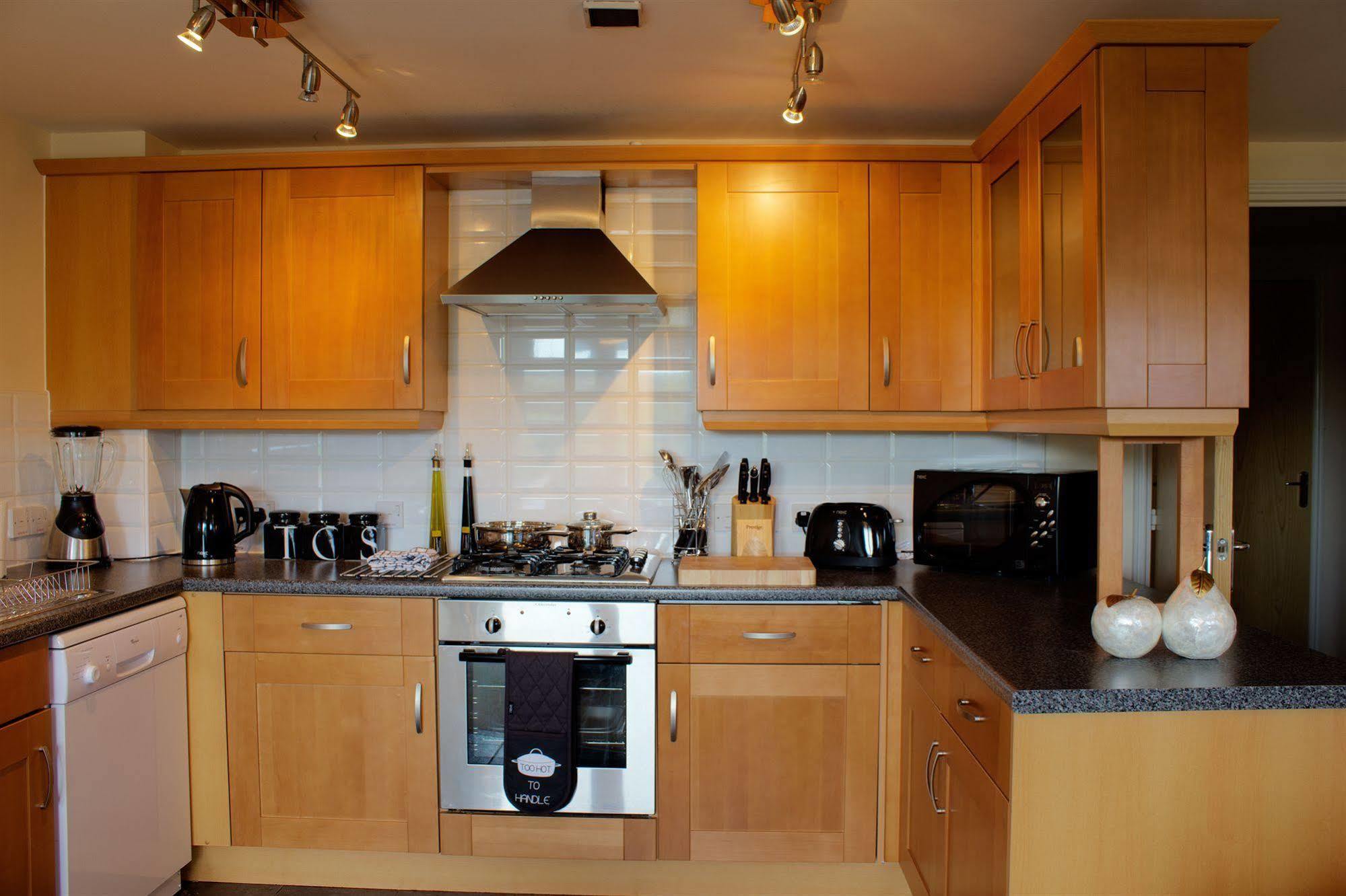 The Lindley Suite - Simple2Let Serviced Apartments Хъдърсфийлд Екстериор снимка
