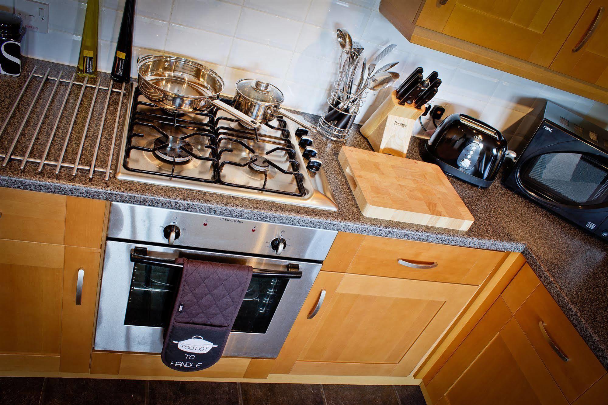 The Lindley Suite - Simple2Let Serviced Apartments Хъдърсфийлд Екстериор снимка