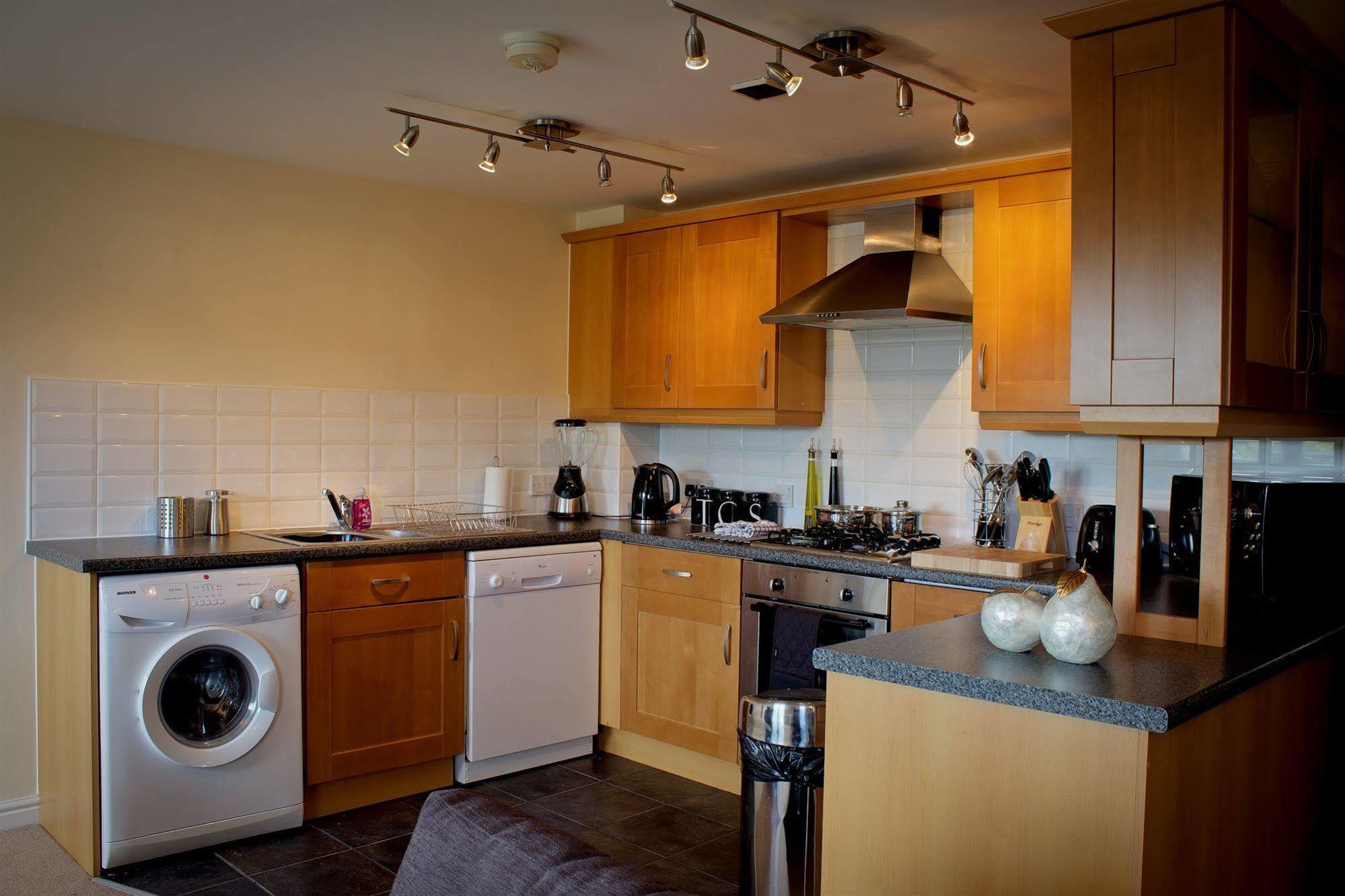 The Lindley Suite - Simple2Let Serviced Apartments Хъдърсфийлд Екстериор снимка